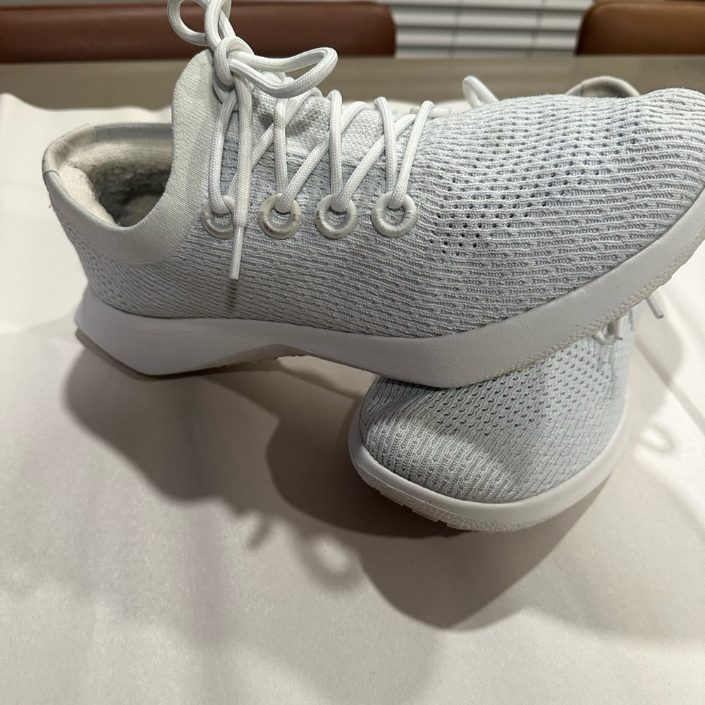 Men’s Allbirds Tree Runner White  Sneakers Size 11